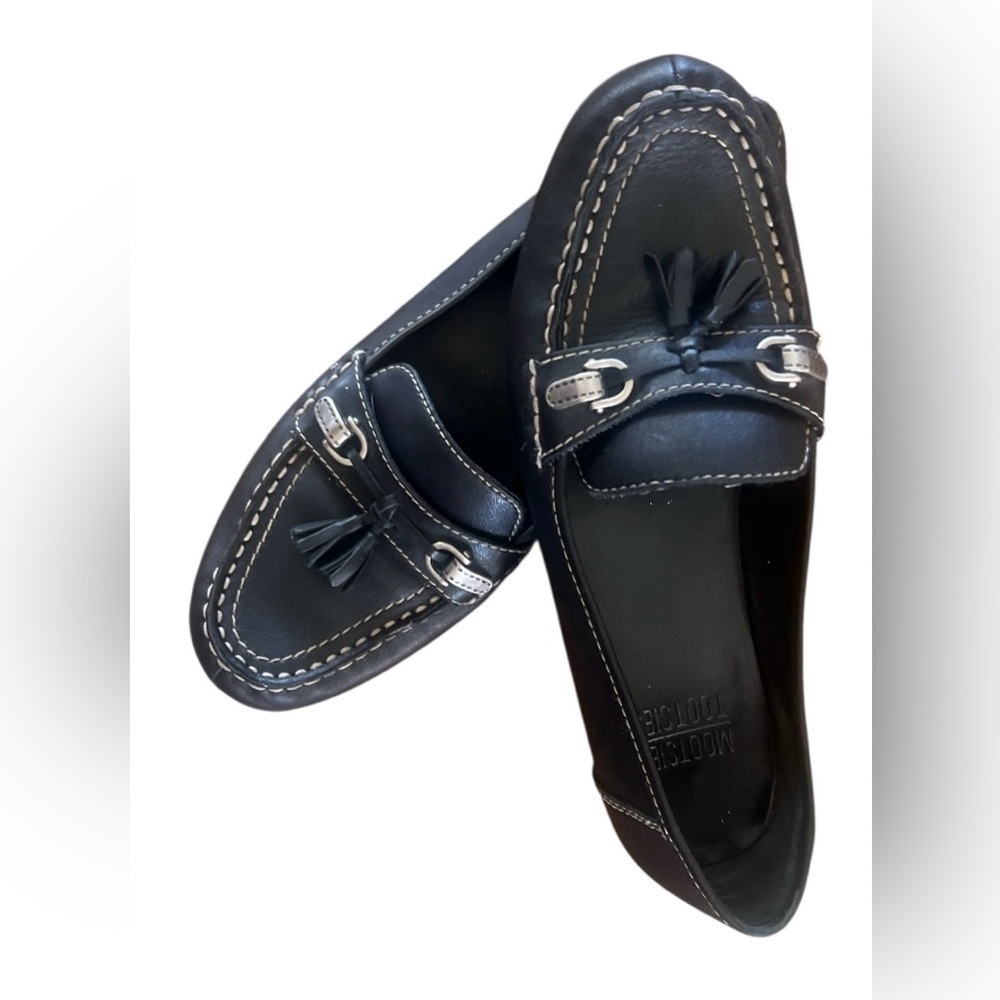 MOOTSIES TIOTSIES -Black Flats for Effortless Style
